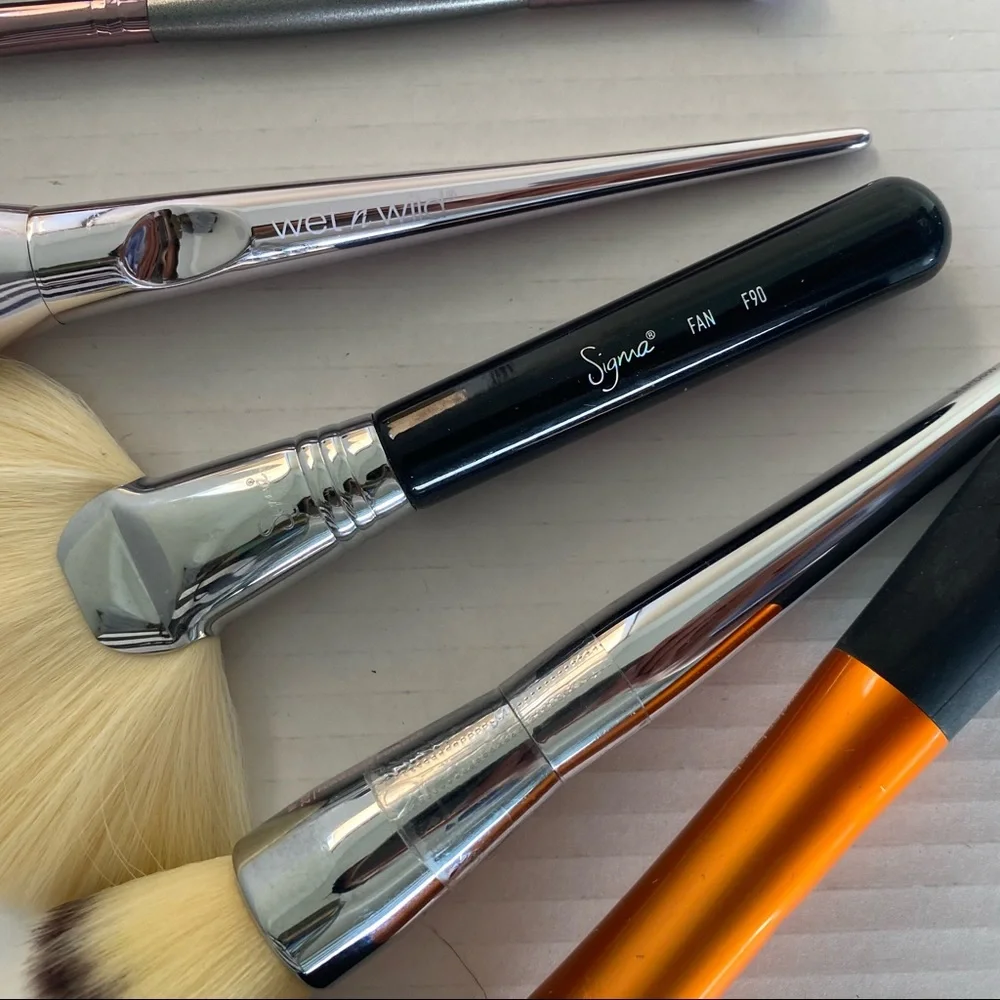 Bundle of Face Brushes - It Cosmetics Stigma etc